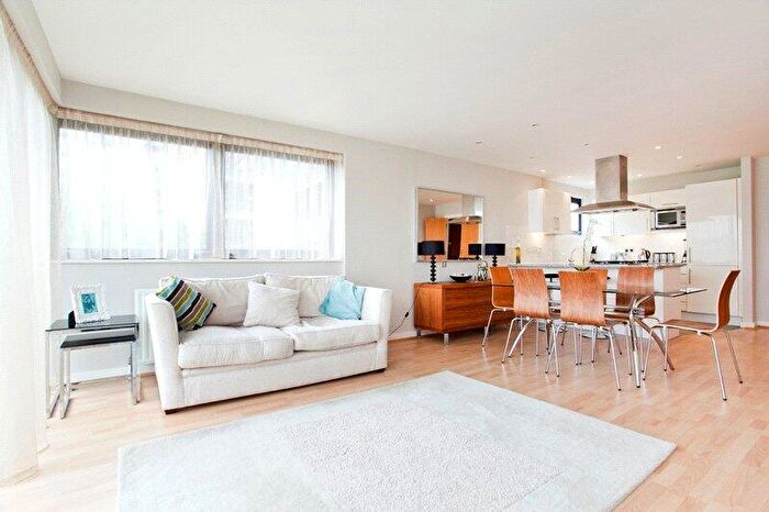 2 Bedroom Apartment To Rent In Westferry Road, London, E14
