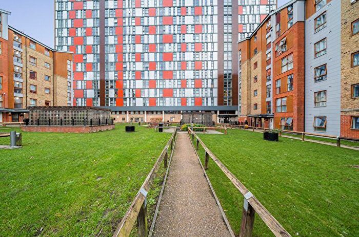 3 Bedroom Flat To Rent In City House, London Road, Croydon, CR0