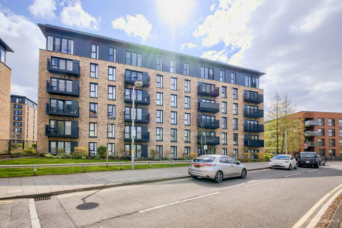 2 Bedroom Flat To Rent In Melrose Apartments, Bell Barn Road, Park Central, B15