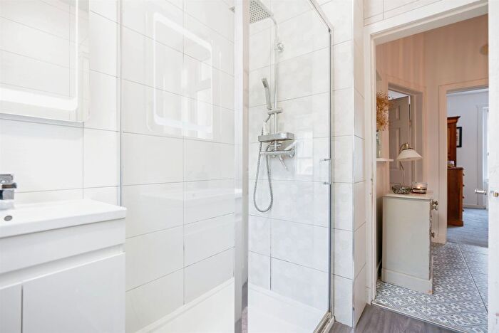 2 Bedroom Flat For Sale In Dee Street, Glasgow, G33
