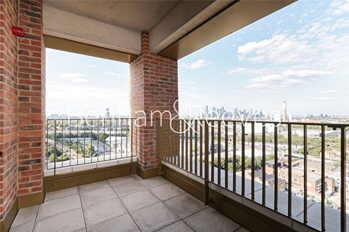 2 Bedroom Flat To Rent In Ilderton Road, London, SE15