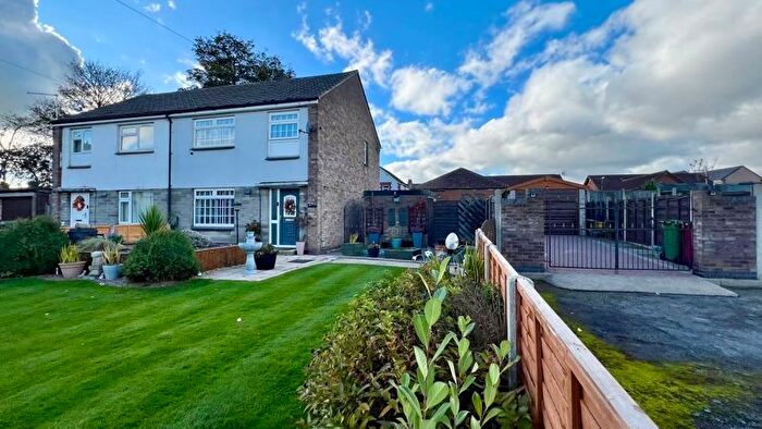 3 Bedroom Semi-detached House For Sale In Boynton Crescent, Winterton, DN15