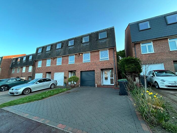 3 Bedroom Town House To Rent In Downside Close, Eastbourne, East Sussex, BN20