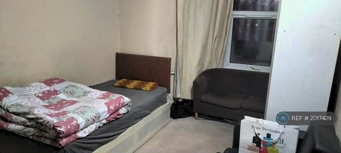 2 Bedroom Flat To Rent In East Ham, London, E6