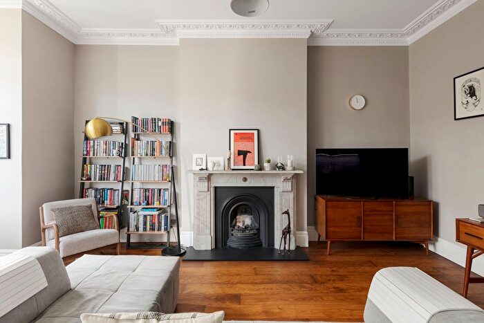 2 Bedroom Flat For Sale In Crystal Palace Park Road, London, SE26