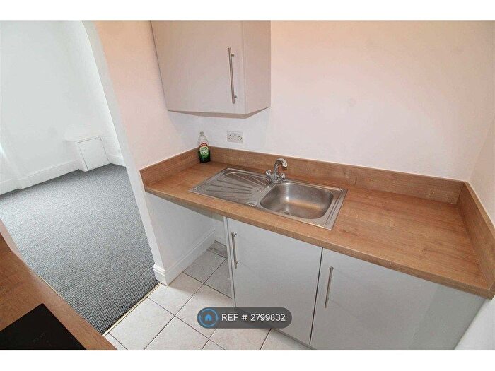1 Bedroom Flat To Rent In Grosvenor Road, Birkenhead, CH43