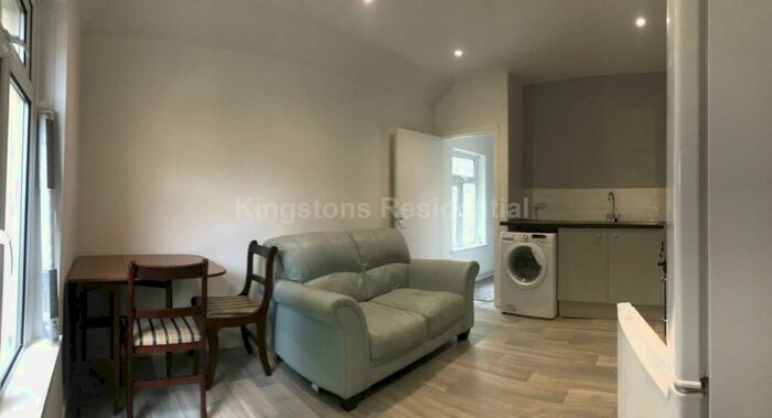 1 Bedroom Flat To Rent In Richmond Road, Roath, CF24