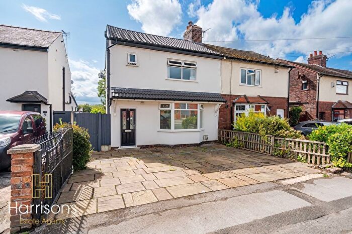 3 Bedroom Semi-Detached House For Sale In Wigan Road, Atherton, Manchester, Lancashire, M46