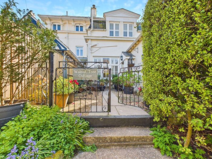 3 Bedroom Cottage For Sale In The Street, Preston Hall, East Preston, BN16