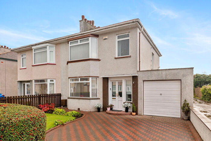3 Bedroom Semi Detached House For Sale In Craighill Drive, Clarkston, Glasgow, G76