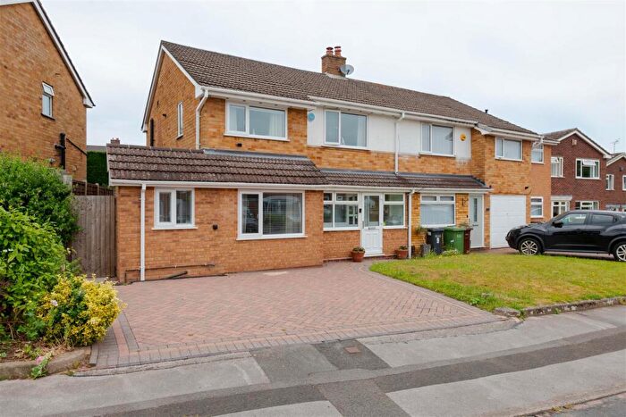 3 Bedroom Semi Detached House For Sale In Chantry Heath Crescent, Knowle, Solihull, B93