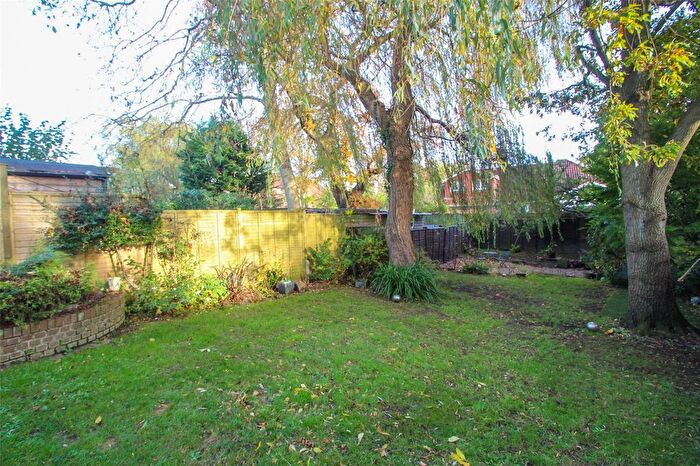 3 Bedroom Terraced House For Sale In Beaulieu Road, Hamble, Southampton, Hampshire, SO31