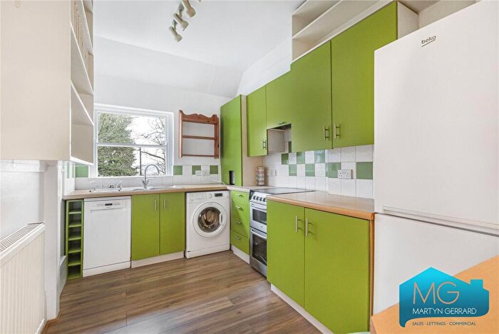 2 Bedroom Apartment For Sale In Shepherds Hill, Highgate, N6