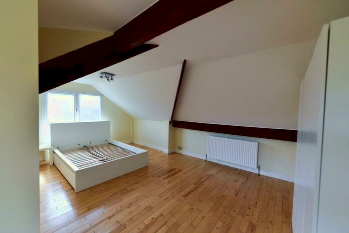 4 Bedroom Terraced House To Rent In Alwoodley, Leeds, LS17