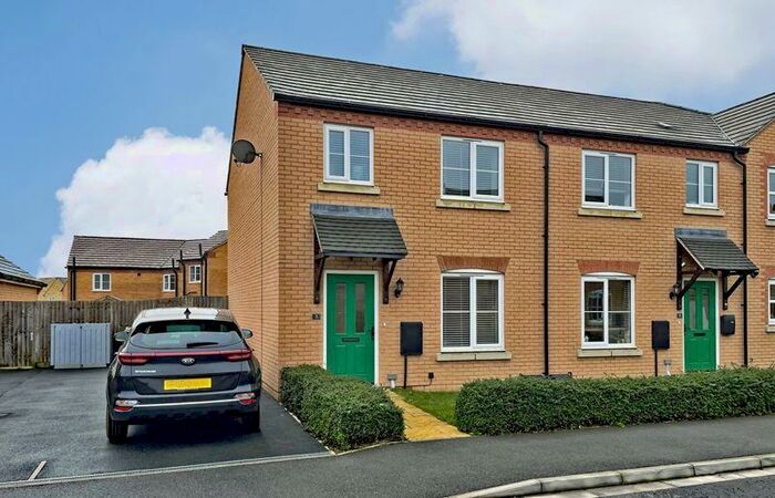 3 Bedroom Terraced House To Rent In Hobbs Gardens, Stamford, PE9