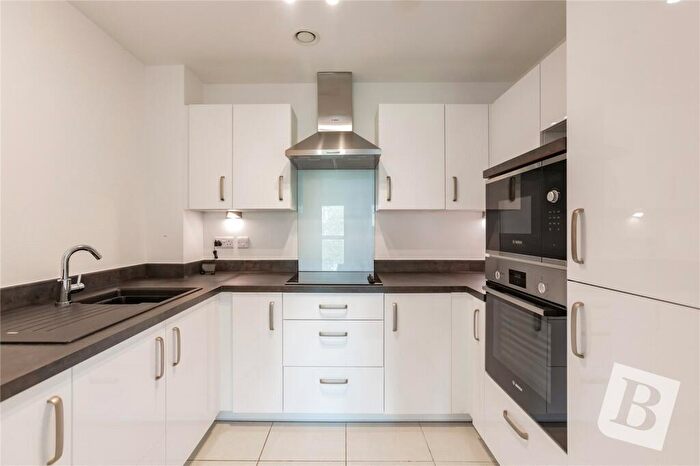 2 Bedroom Apartment For Sale In Princes Road, Chelmsford, Essex, CM2