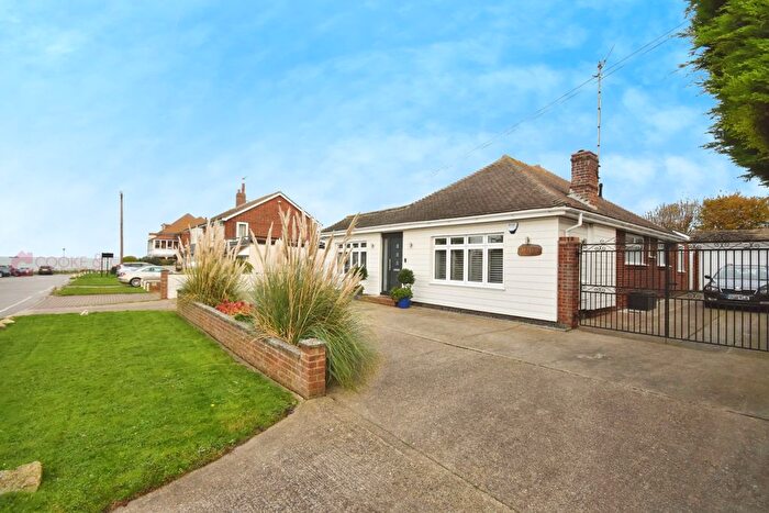 4 Bedroom Detached Bungalow For Sale In Kingsgate Avenue, Broadstairs, Kent, CT10