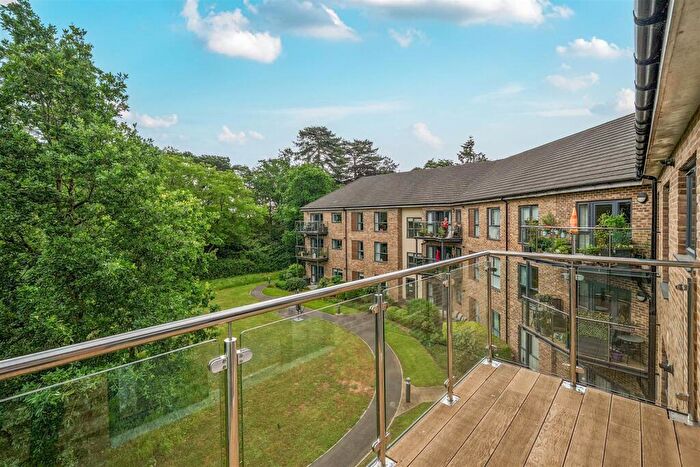 2 Bedroom Retirement Property For Sale In Hamilton Road, Sarisbury Green, SO31