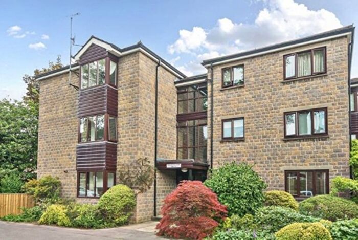 2 Bedroom Flat For Sale In Valley Mount, Harrogate, HG2