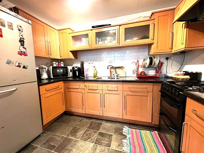 1 Bedroom Flat To Rent In Argyle Road, IG1
