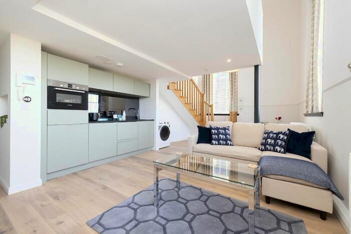 1 Bedroom Flat To Rent In Flat, Mcdonald Road, Edinburgh, EH7