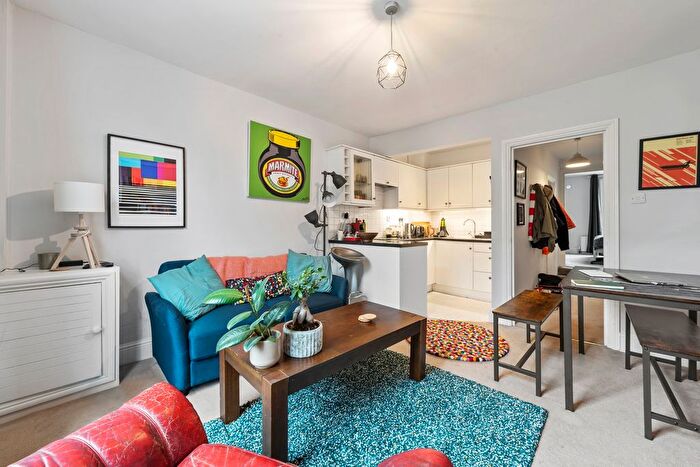 1 Bedroom Flat To Rent In Brackenbury Road, Brackenbury Village, Hammersmith, W6