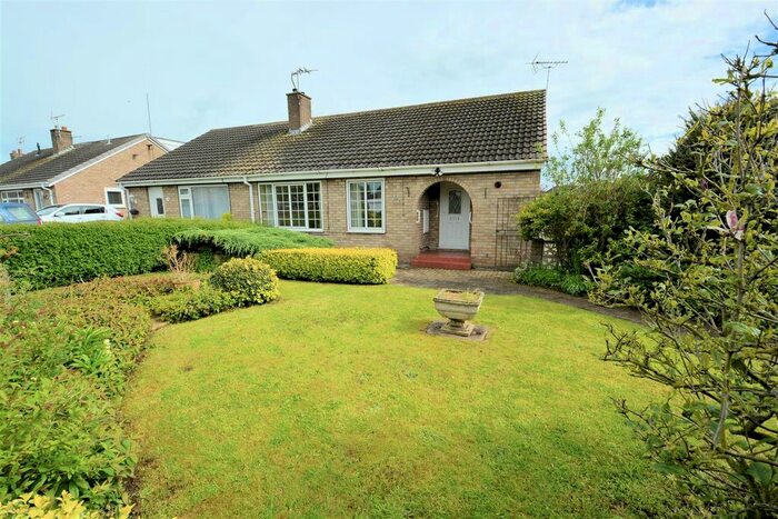 3 Bedroom Semi-Detached Bungalow For Sale In Dane Avenue, Thorpe Willoughby, Selby, YO8