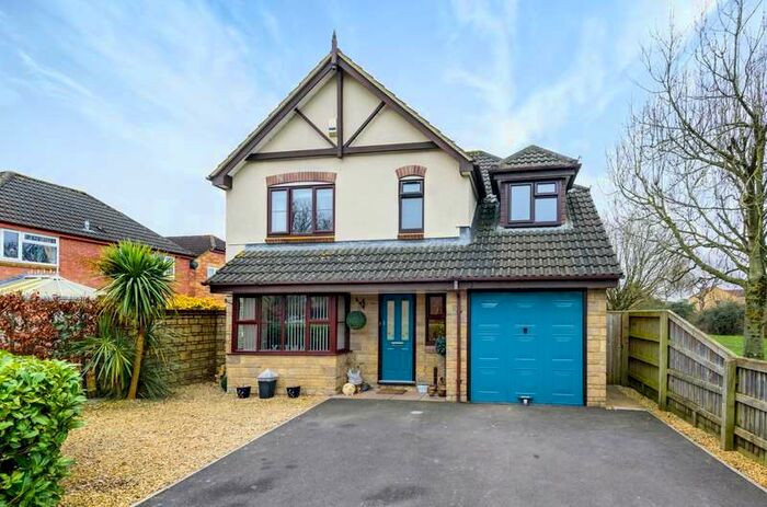 4 Bedroom Detached House For Sale In Pensford Way, Frome, BA11