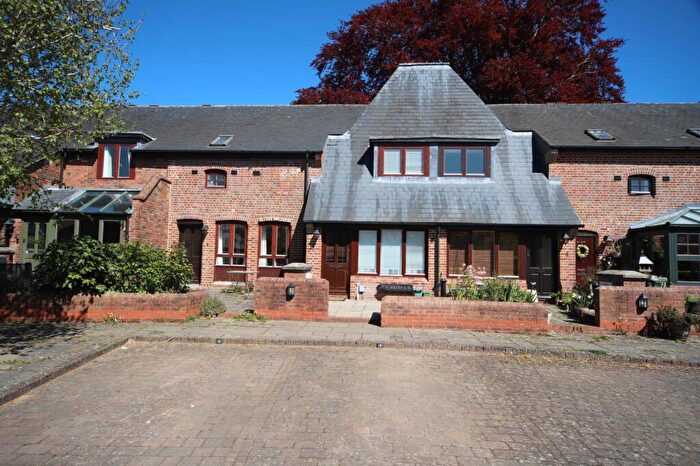 2 Bedroom Mews To Rent In Tring, HP23