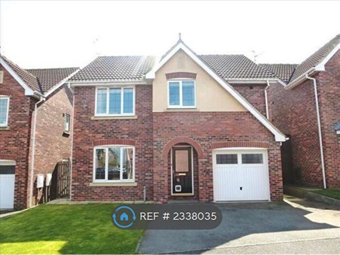 4 Bedroom Terraced House To Rent In Morton Gardens, Halfway, Sheffield, S20