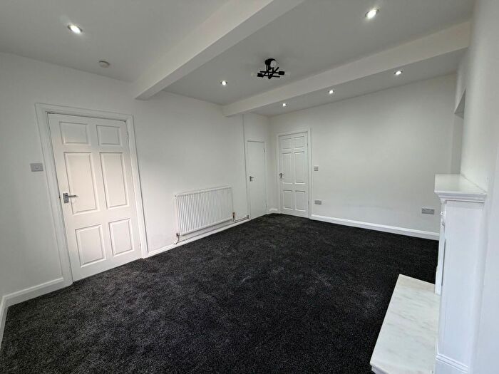 3 Bedroom Property To Rent In Vernon Road, Bilston, WV14