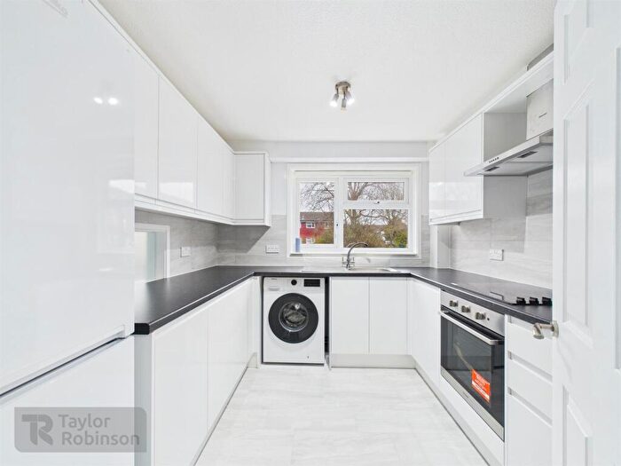2 Bedroom Flat To Rent In Byrd Road, Crawley, RH11