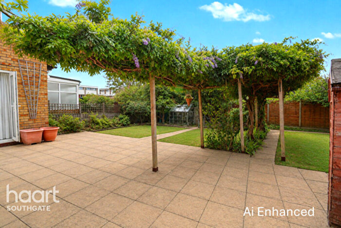 4 Bedroom Semi-Detached House For Sale In Tudor Crescent, London, EN2