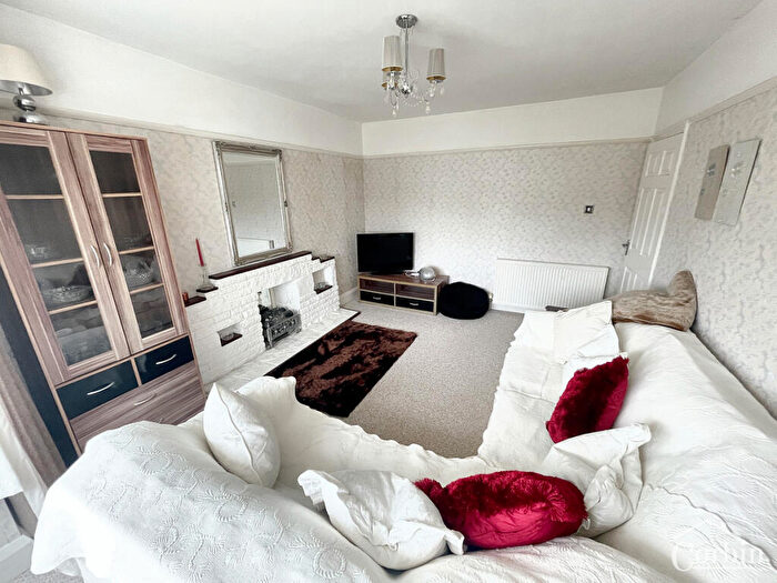 2 Bedroom Detached Bungalow For Sale In Daws Avenue, Bournemouth, BH11