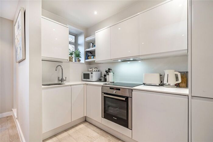 1 Bedroom Flat To Rent In Norland Square Mansions, Norland Square, London, W11