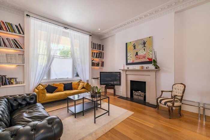 3 Bedroom Flat To Rent In Eccleston Square, London, SW1V
