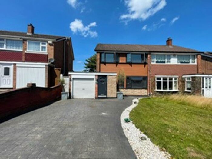 3 Bedroom Semi-Detached House To Rent In Highmore Drive, Bartley Green, Birmingham, B32
