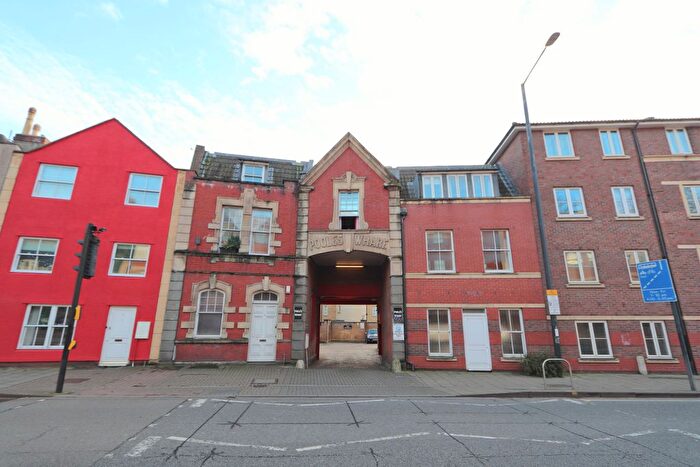 2 Bedroom Maisonette To Rent In Flat, Pooles Wharf, Hotwell Road, Bristol, BS8