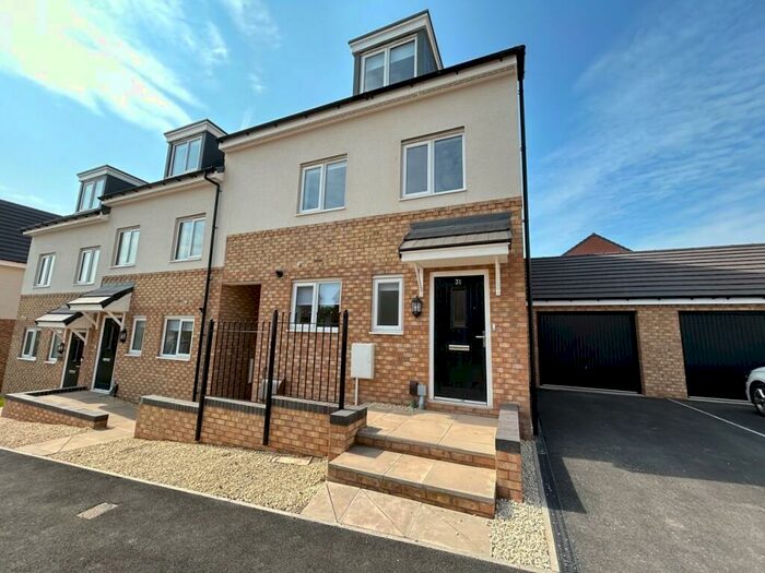 3 Bedroom Semi-Detached House To Rent In Harviston Avenue, Gedling, NG4