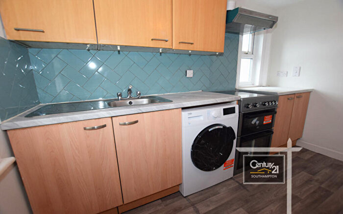 2 Bedroom Maisonette To Rent In |Ref: |, Shirley Road, Southampton, SO15