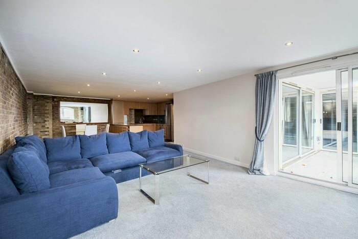 2 Bedroom Flat To Rent In St. Saviours, Shad Thames, SE1