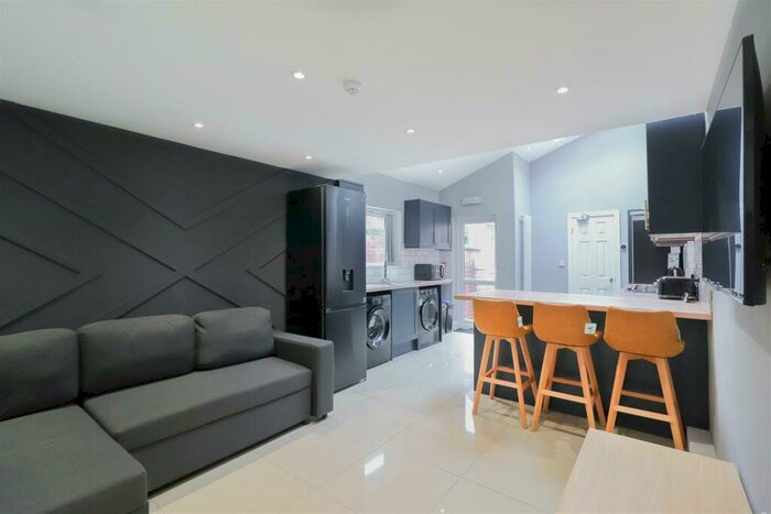 5 Bedroom Terraced House To Rent In Humber Avenue, Stoke, Coventry, CV1