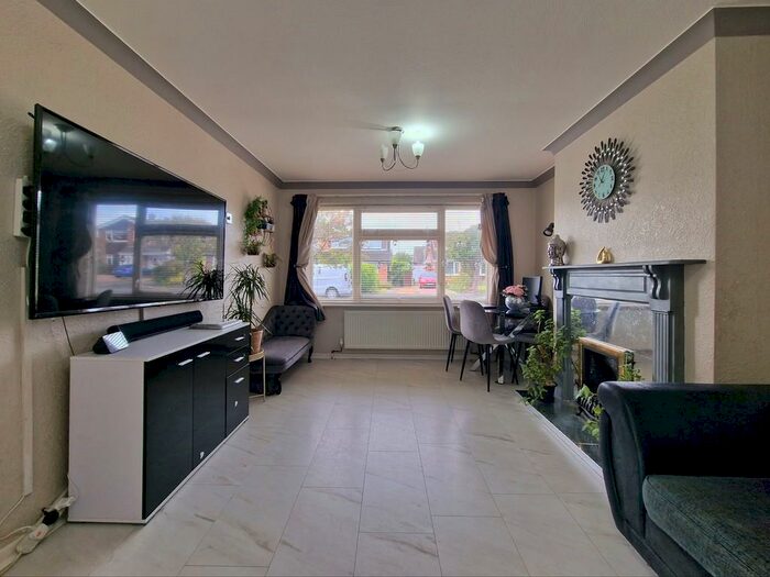 3 Bedroom Semi-Detached House To Rent In Chichester Close, Loughborough, Leicestershire, LE11