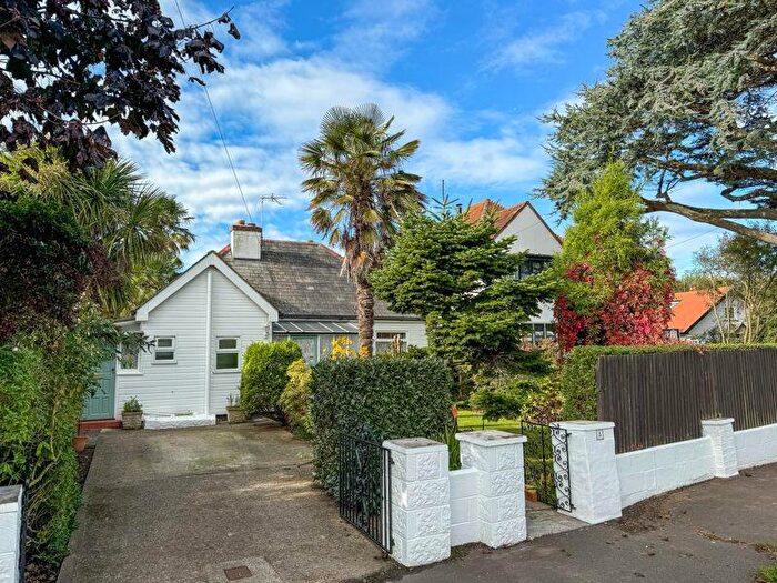 2 Bedroom Detached Bungalow For Sale In Rife Way, Felpham, PO22