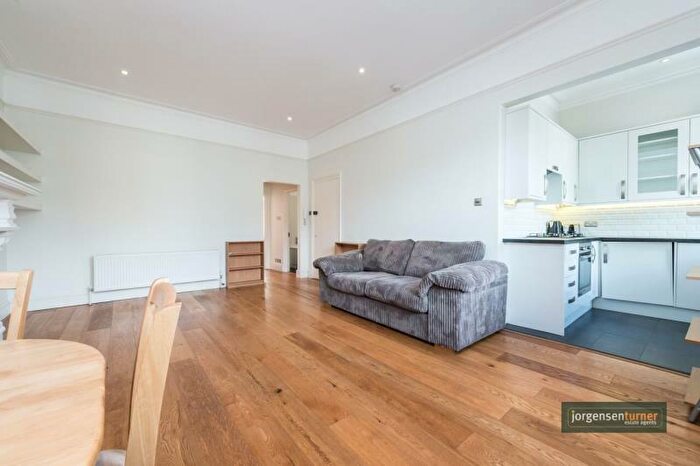 2 Bedroom Flat To Rent In Brondesbury Road, London, NW6