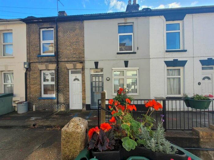 2 Bedroom Terraced House To Rent In Mayfair, ME2