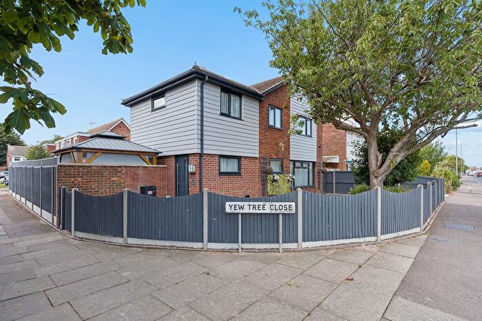 5 Bedroom Detached House For Sale In Yew Tree Close, Broadstairs, CT10
