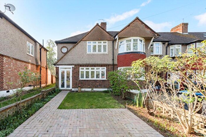 3 Bedroom Terraced House To Rent In Hillcross Avenue, Morden, SM4