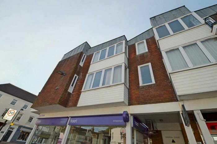 2 Bedroom Flat To Rent In Dolphin Court, High Street, Petersfield, GU32