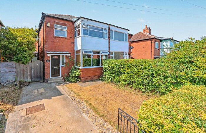 3 Bedroom Semi Detached House For Sale In Grange Park Avenue, Leeds, LS8